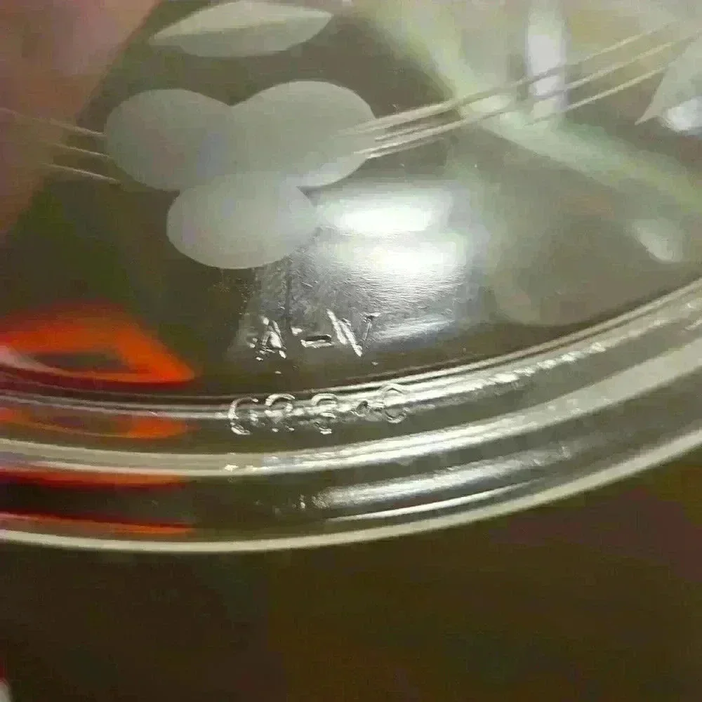Vintage PYREX - Clear glass  with flowers etched on lid 023-623-B Base - Picture 5 of 7